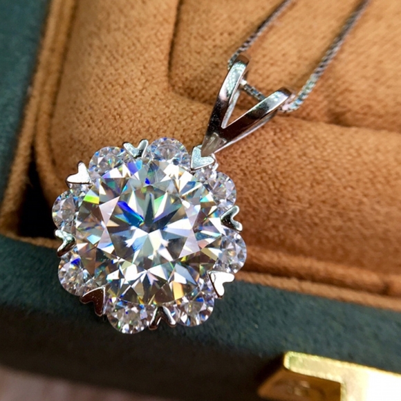 Sterling silver 5ct diamond necklace - Picture 3 of 11